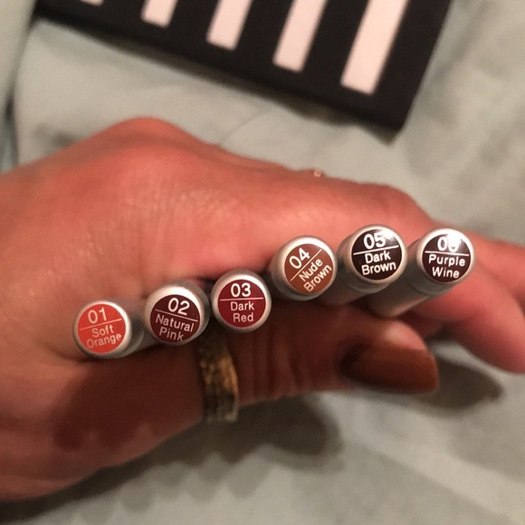 models prefer makeup - Picture 6 of 10